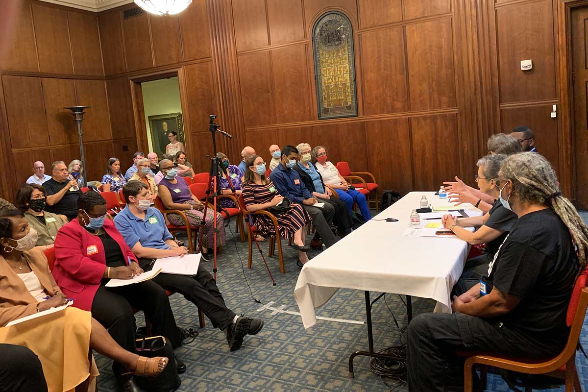 isc-meeting community group meets
