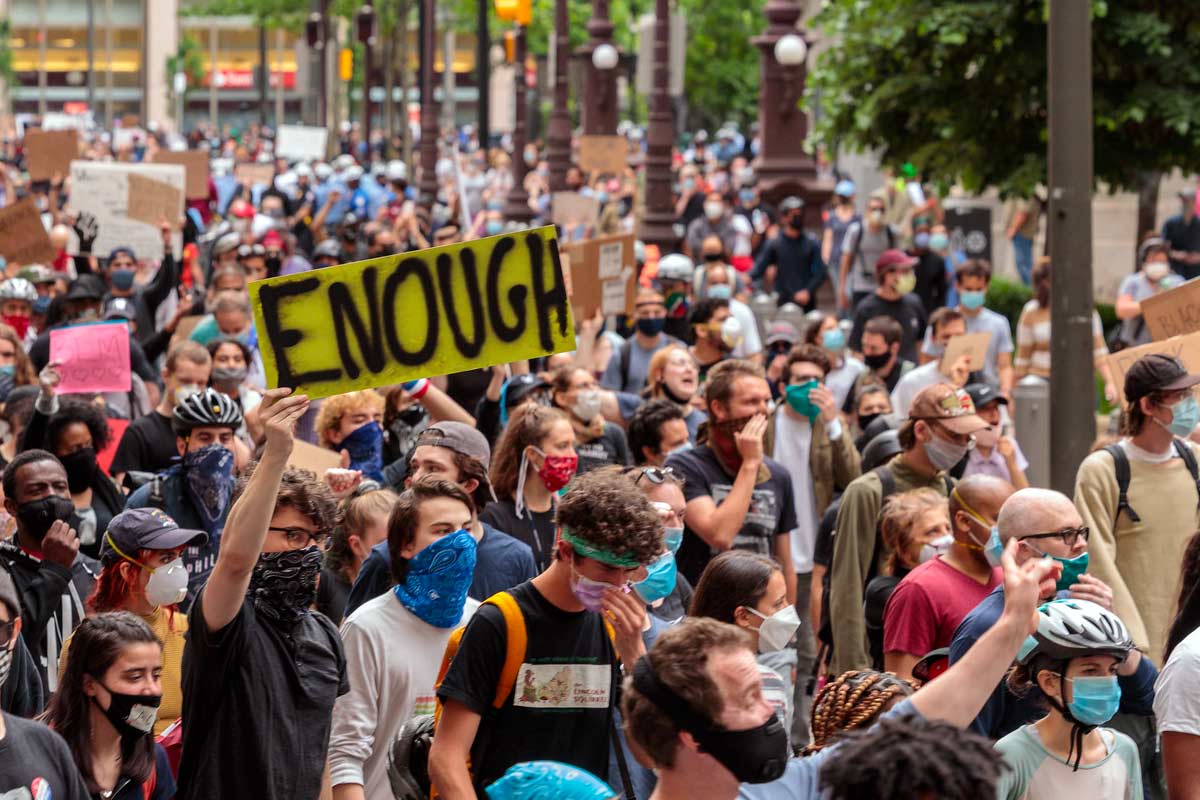 sea of black lives matter protesters in Philladelphia